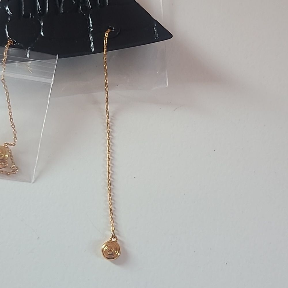 LUV AJ Shell Coil Threader Earring Modern Gold - Picture 7 of 9